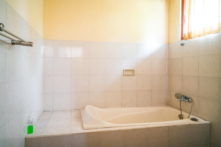 Bathroom 5, Bisma Jaya Bungalow, Gianyar
