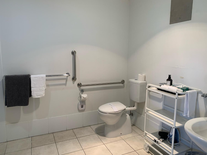 Bathroom 3, Verandah Motel, Cooloola - Gympie only