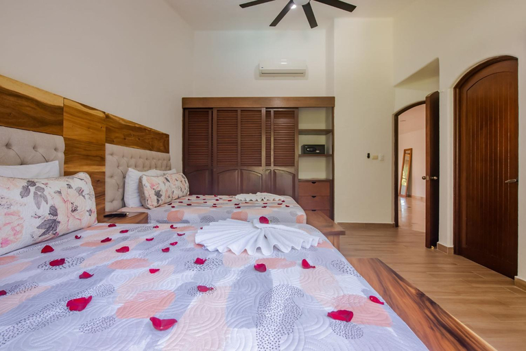 Bedroom, Luxury Villa Golf Beach 5-Bedroom Retreat in Playa del Carmen, Cozumel