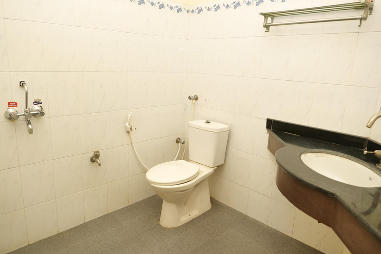 Bathroom 5, Sakthi Hotel, Coimbatore