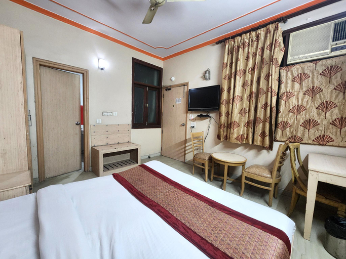 Bedroom 4, Hotel Mid Town, Delhi