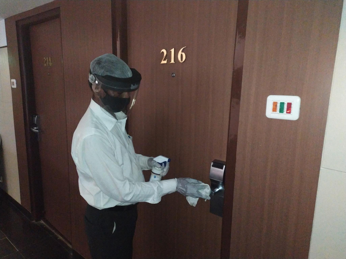 Others 5, Hotel Shelter, Chennai