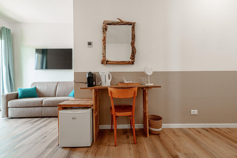 Others 3, Global Central Suites, Imperia