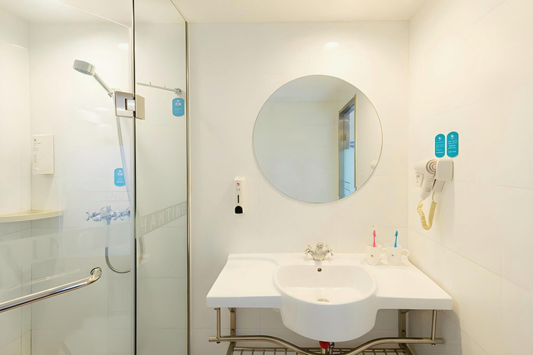 Bathroom 3, ホテル(), Siping