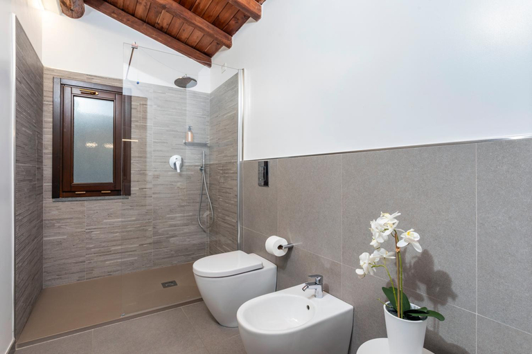 Bathroom 3, Feudogrande Bio Relais Hotel, Catania