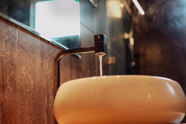 Bathroom, Sharta Yala, Thissamaharama