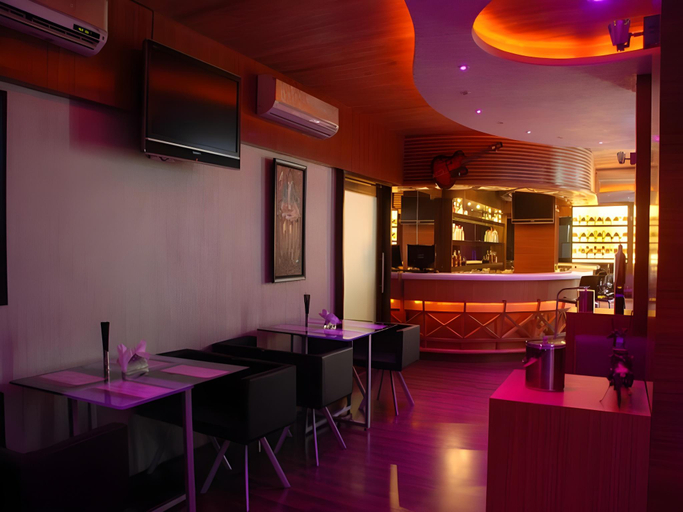 Food & Drinks 3, Hotel Lerida, Thane