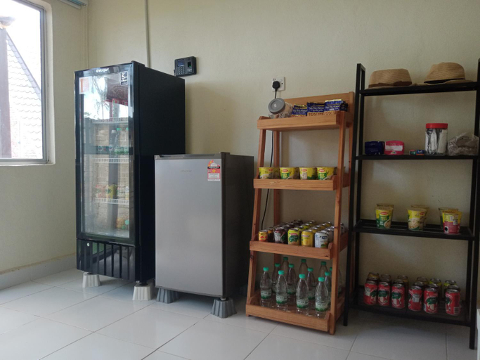Food & Drinks 4, Zainab Cottage, Pasir Putih