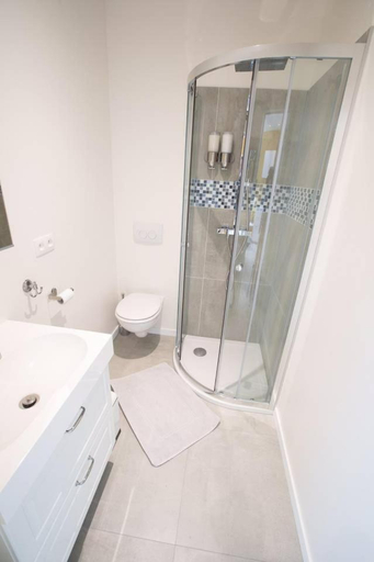 Bathroom, Studio Brussels Airport Zaventem, Vlaams Brabant