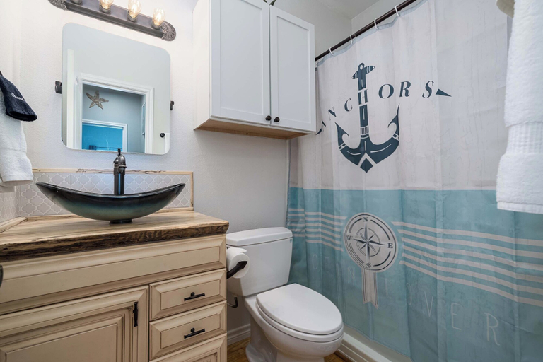 Bathroom 3, The Salt Flat by Miss Kitty’s, Aransas