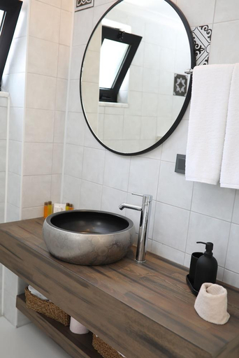 Bathroom 5, AFİLLİ KÖŞK, Merkez