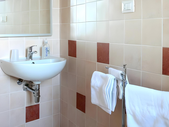 Bathroom 5, Studio Apartments Centro Storico Via Manno, Cagliari