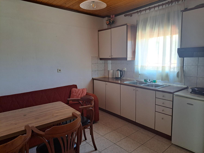 Others 3, Anilio Rooms, Epirus
