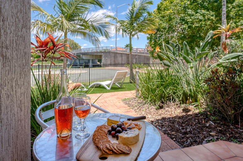 Food & Drinks 5, Noosa Sun, Noosa - Noosa-Noosaville