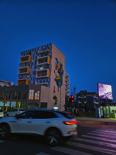 Exterior & Views