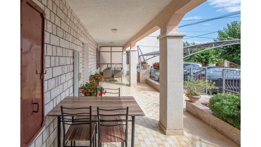 2, Comfortable apartment in Umag with parking space, Umag