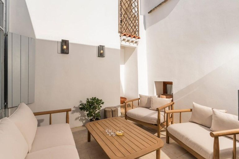 Others 5, Full House Residence, Crete