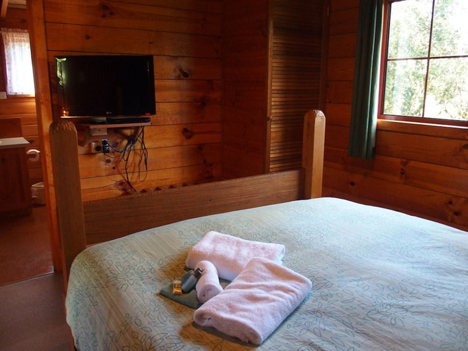 Bedroom 2, Cradle Mountain Highlanders Cottages, Kentish
