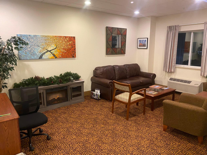 Public Area 3, Park View Inn & Suites Hoisington, Barton