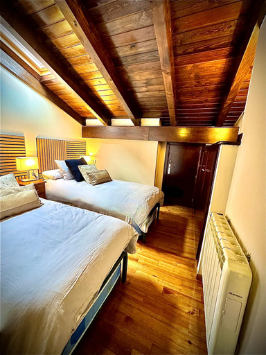 Bedroom 3, Atico duplex a pie de pistas de esqui, Girona