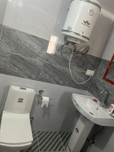 Bathroom 4, Universal Comfort Guest House, Kargil