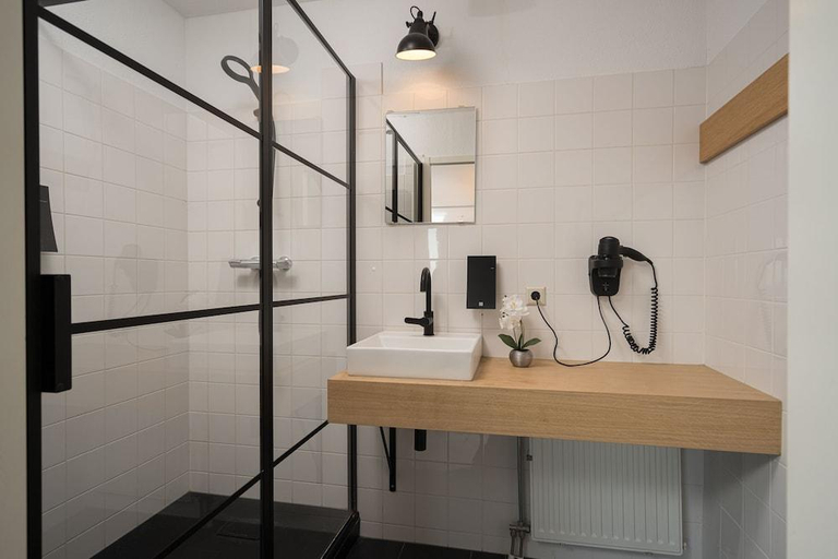 Bathroom 3, The Penthouse, Den Haag