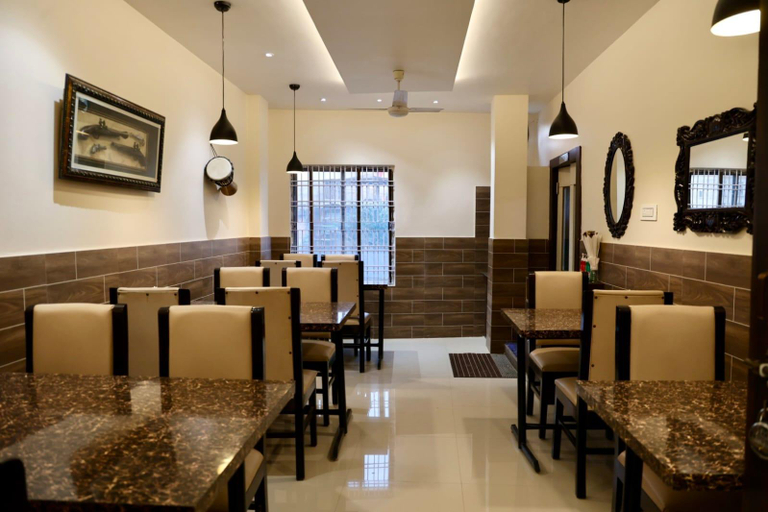 Food & Drinks 3, Regal Guest House by ROH, Nagaon