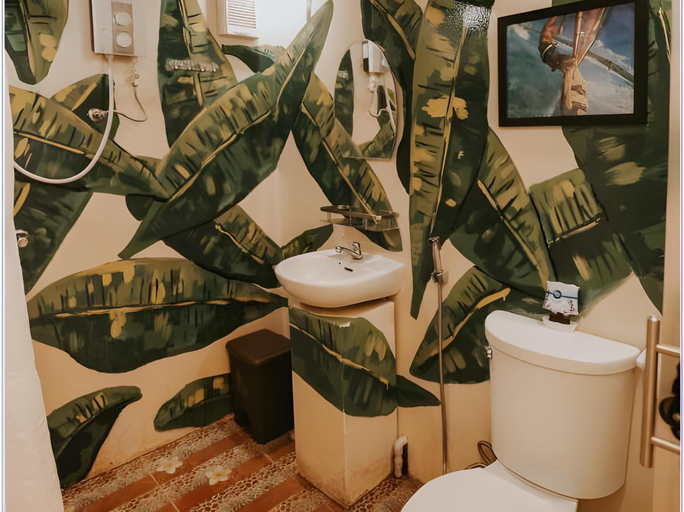 Bathroom 3, Playa La Caleta, Morong
