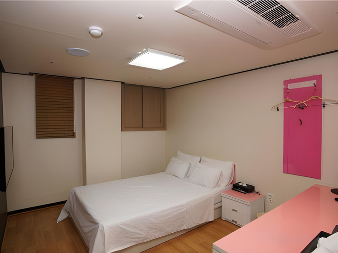 Bedroom 2, Ho Hometel, Mapo