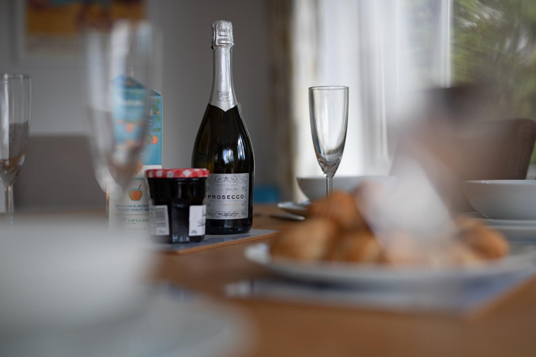 Food & Drinks 4, Sêr Môr - Peaceful Cottage with Log Burner, Pembrokeshire