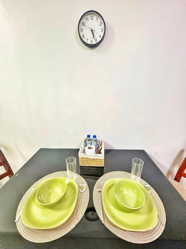 Food & Drinks 5, The Palm Tree Villas, Pasay City