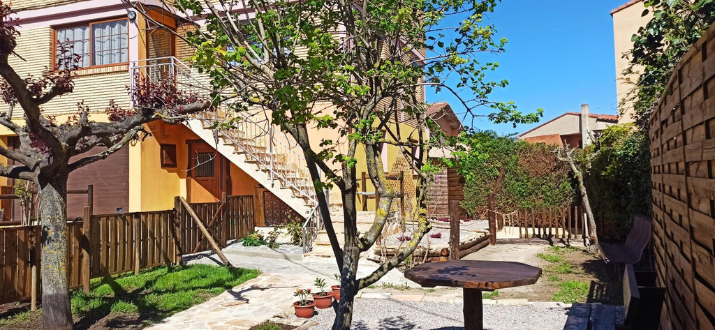 Entrance 5, Apartamentos El Guardavinas, La Rioja