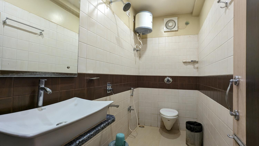 Bathroom 3, Hotel Binapani Deluxe 1, Birbhum