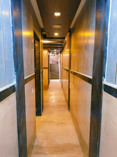 Public Area, Metro Inn, Delhi
