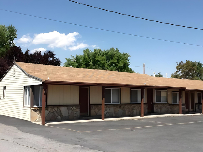 Exterior & Views 1, Bristlecone Motel, Inyo