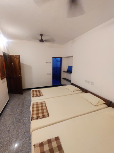 Bedroom 2, Lotus Garden Guest House, Viluppuram