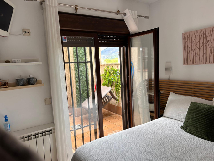 Bedroom 1, El Mondalindo Habitacion intima con patio, Madrid