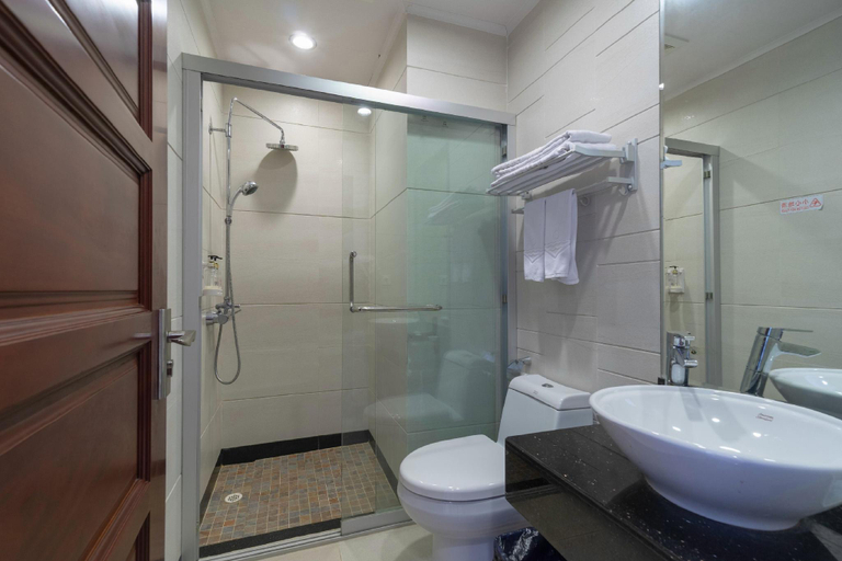 Bathroom 3, Yangjiang Lanbowan Hotel, Yangjiang