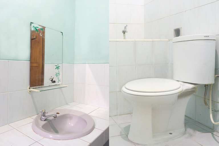 Bathroom 2, Hotel O Srikandi Hotel, Pacitan