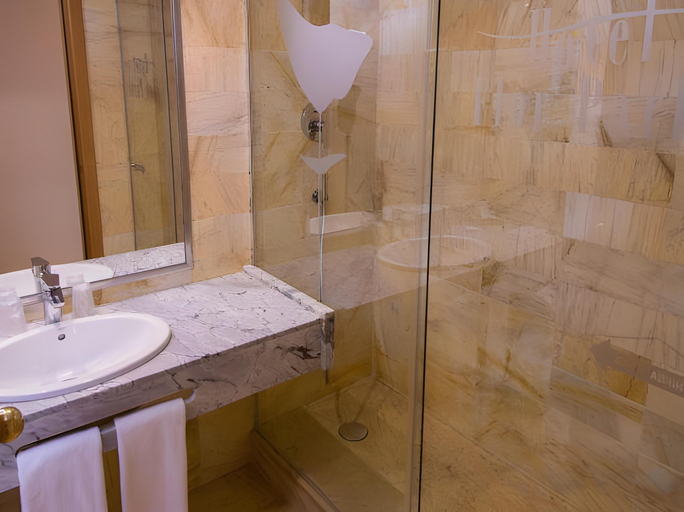 Bathroom 4, Flor Parks, Barcelona