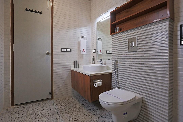 Bathroom, HOTEL RED BLU, Delhi