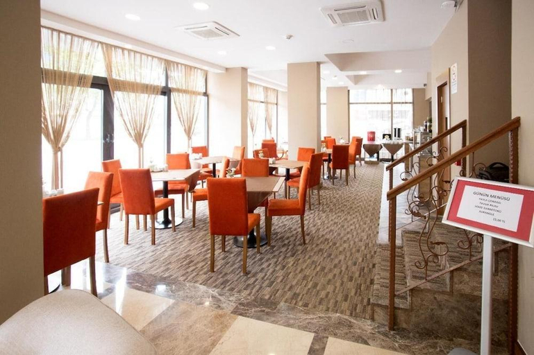 Food & Drinks 5, Otel Vona, Merkez