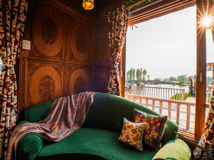 Public Area 3, Moustache Houseboat Srinagar, Srinagar