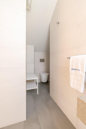 Others 3, Decor Studios - Clerigos by Host Wise, Porto