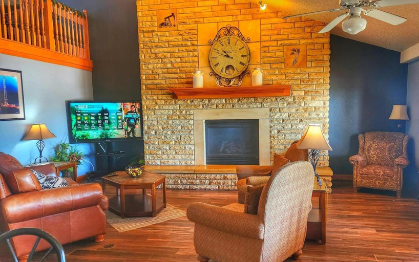 Others 5, Fossil Creek Hotel & Suites, Russell