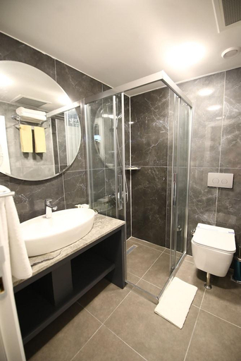 Bathroom 5, Grand Dora Hotel, Çankaya