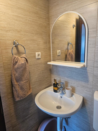 Bathroom 2, Apartmani Raceta
