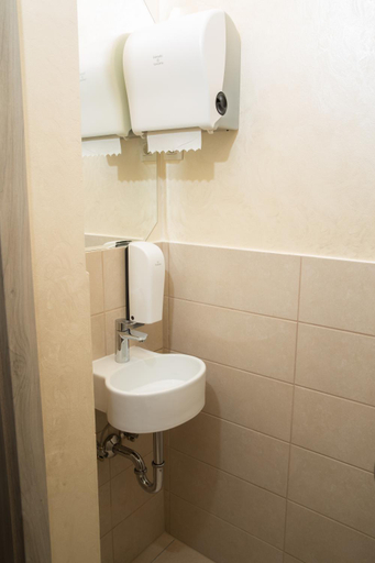 Bathroom 5, ALL SEASONS - HOSTEL, Ljubljana