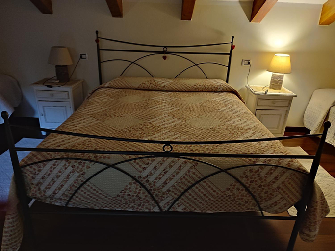 Bedroom 2, Mirbea, Savona