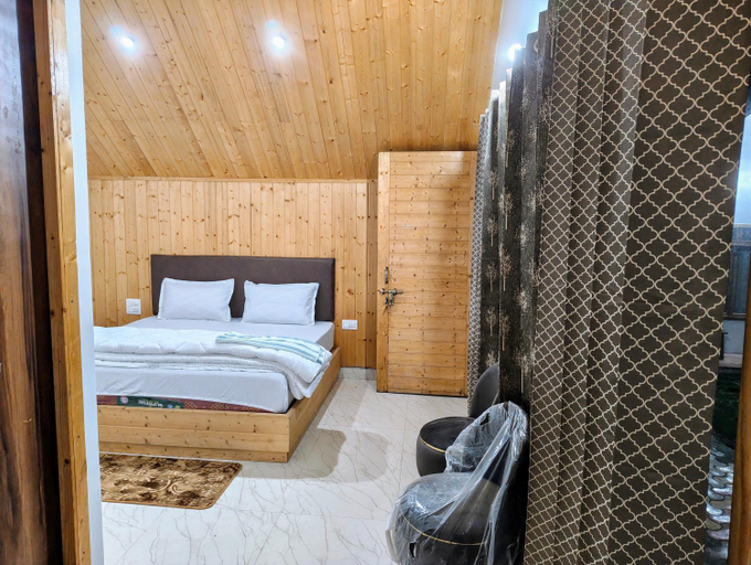 Bedroom 3, Blue Sheep Resort & Restaurant, Uttarkashi